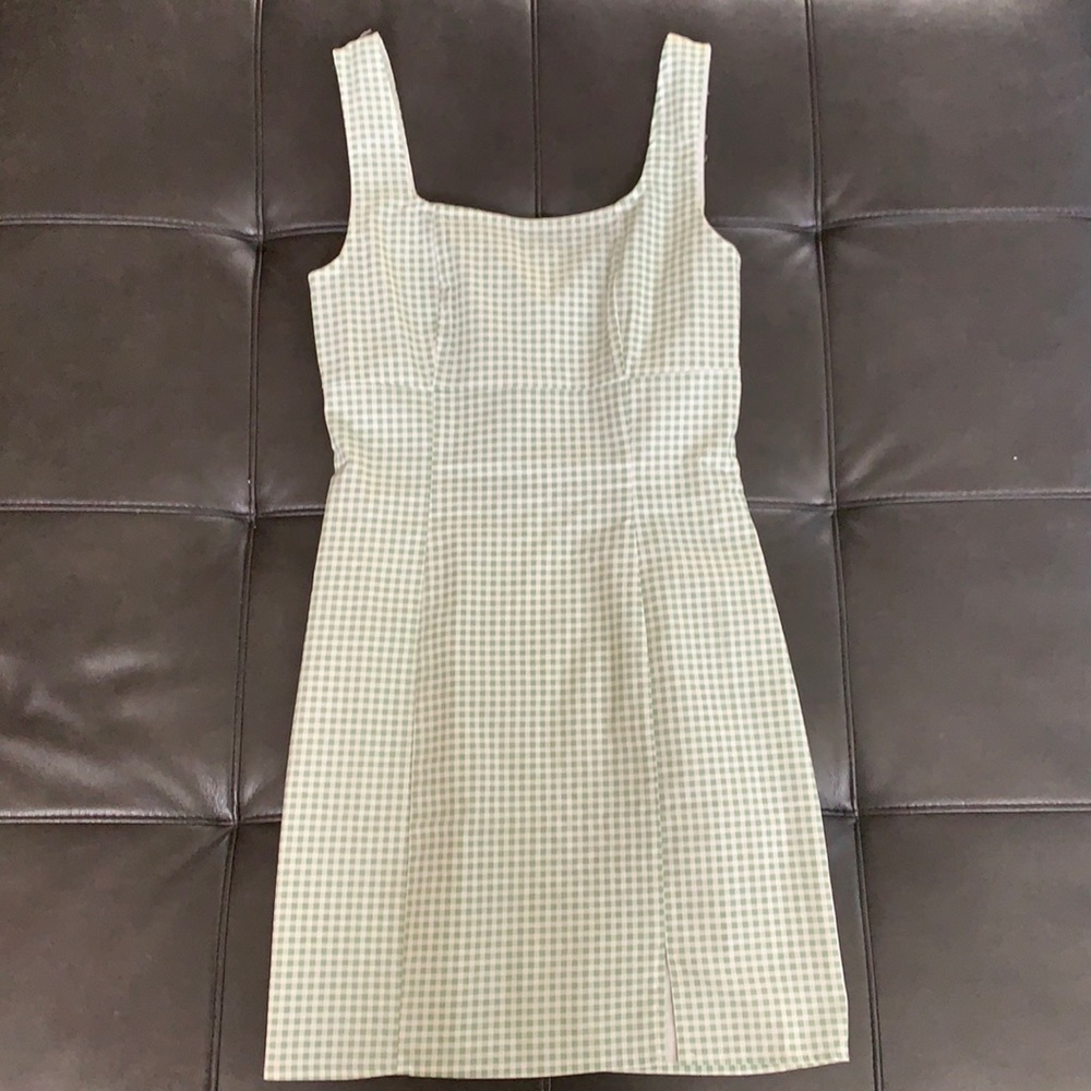 Super cute spring dress!